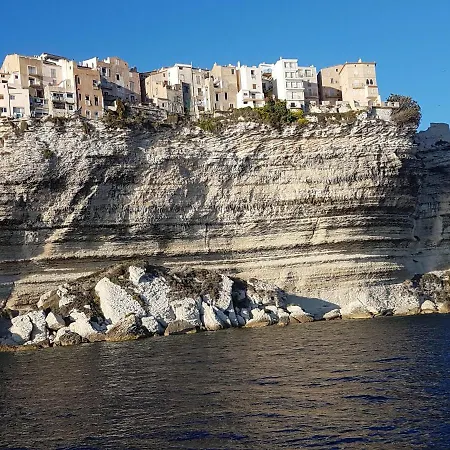 Cyrnea - Adults Only Bed & Breakfast