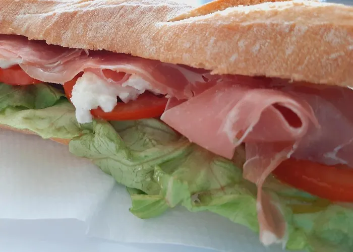 Cyrnea - Adults Only Frühstückspension *