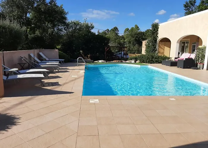 Cyrnea - Adults Only Frühstückspension *