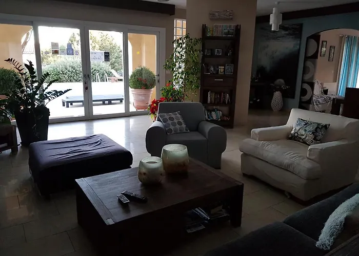 Cyrnea - Adults Only Frühstückspension *